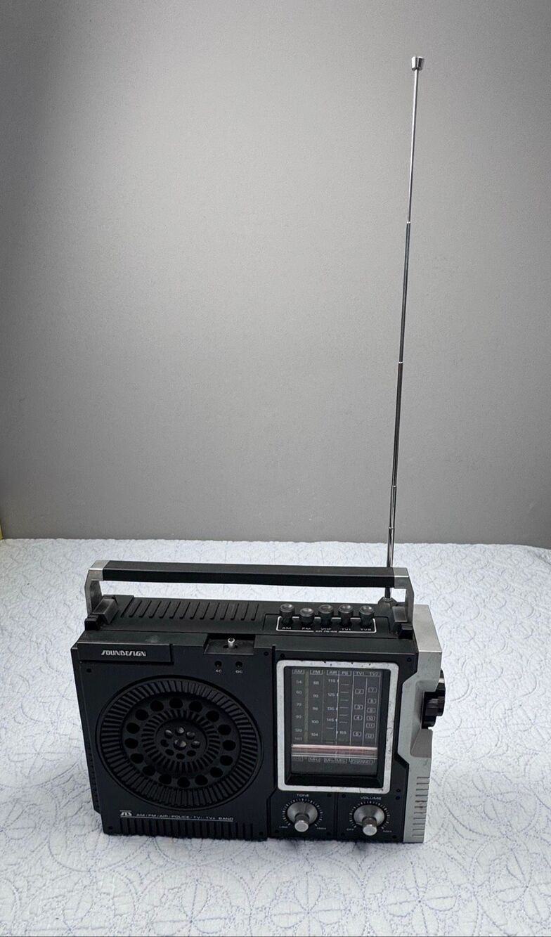 VTG Soundesign Multi-Band Portable Radio AM/FM Air Police TV1/TV2 Bands - Works